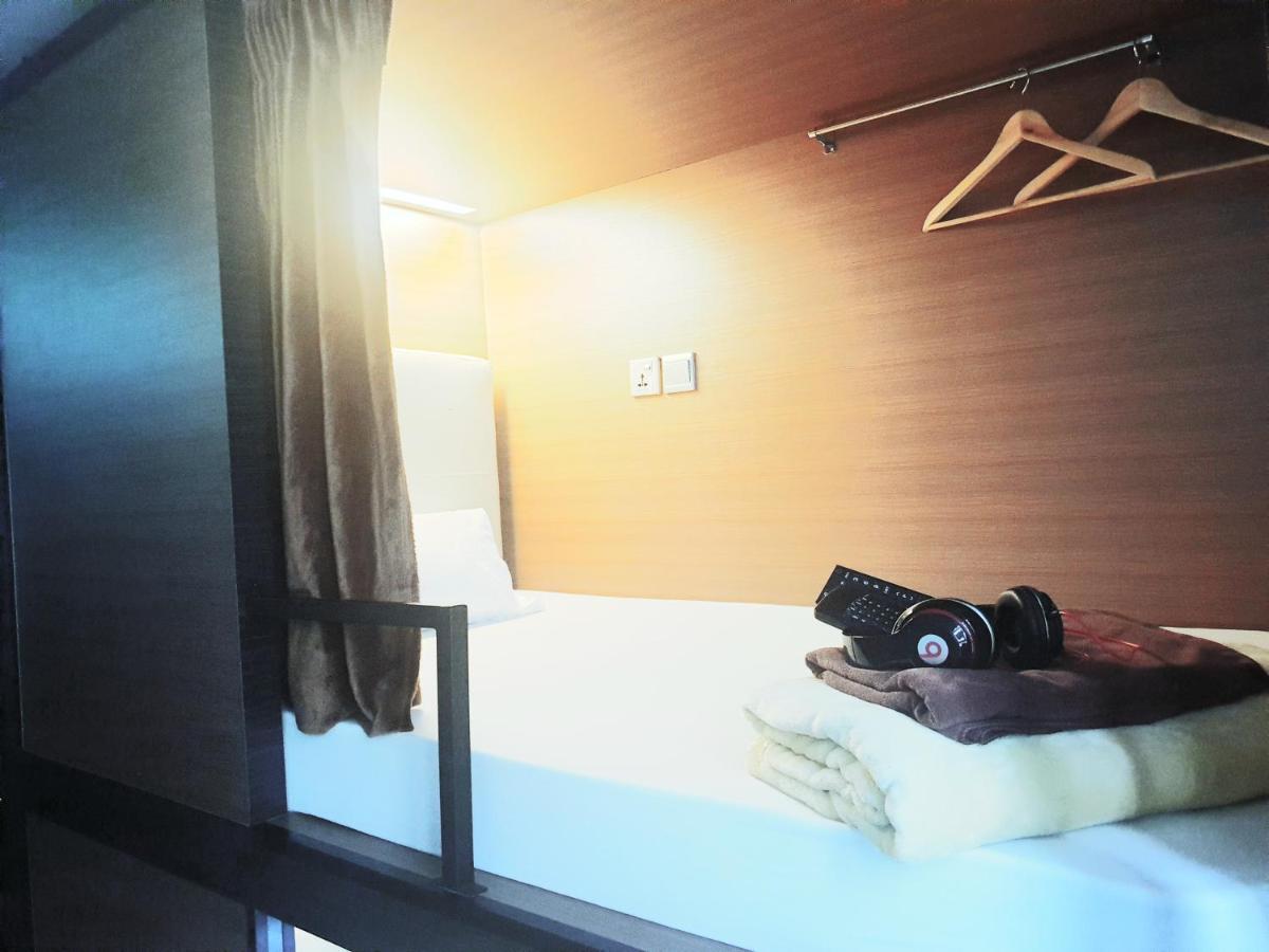 Chic Capsule Otel Сингапур Екстериор снимка
